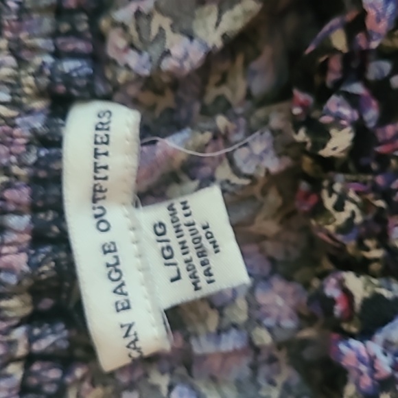 American Eagle  Floral Top - Picture 3 of 3